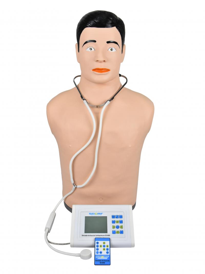 SIMULADOR DE AUSCULTA CARDIOPULMONAR C/ CONTROLE REMOTO